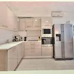 Beautiful 3 Room-flat Near Palais Apartment *