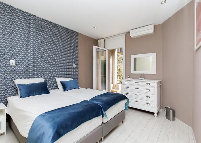 Beautiful 3 Room-flat Near Palais Daire Cannes