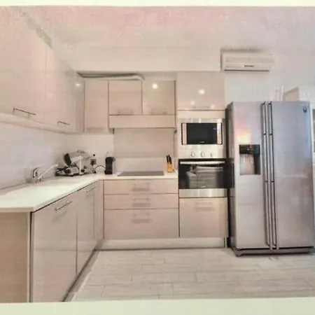 Beautiful 3 Room-flat Near Palais Apartamento *